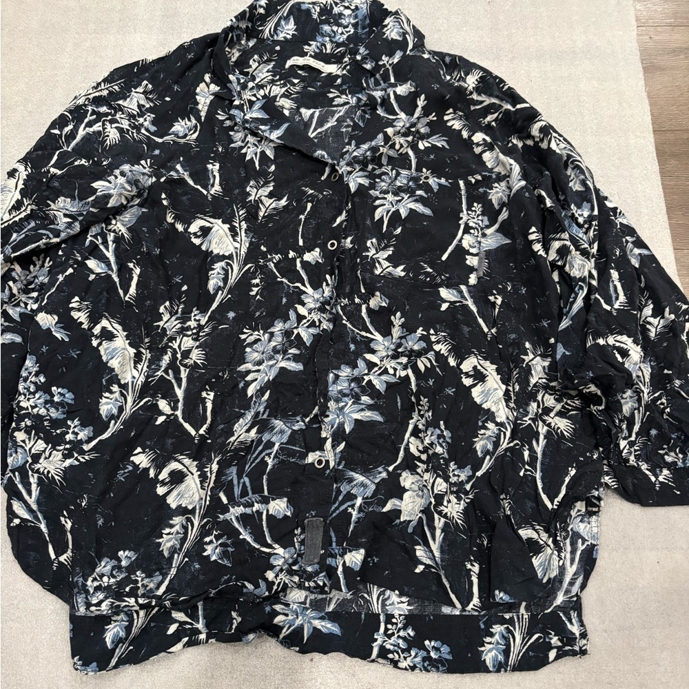 [L]We The Free Floral Navy and White Button-Up Shirt